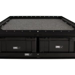 Gavetas de armazenamento Front Runner 6 Cub Box com topo deslizante instaladas num veículo 4x4