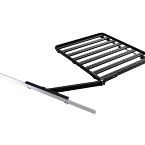 Braço móvel para toldo Front Runner instalado num rack Slimline II para ajuste de sombra