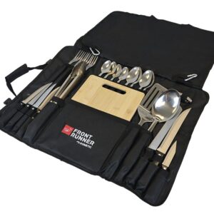 Conjunto de utensílios de cozinha Front Runner aberto com rolo de lona e tábua de bambu
