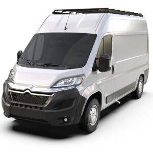 Grade de tejadilho plataforma Front Runner instalada num Citroën Jumper L2H2