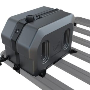 Reservatório de água Front Runner 42L instalado num Roof Rack de viatura 4x4